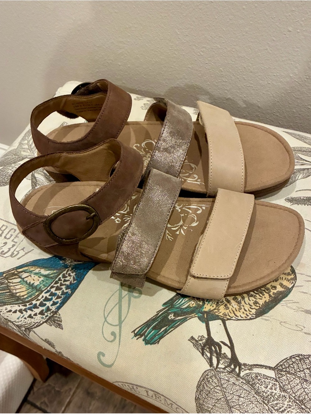 Aertrex Lilly sandals women’s 8.5. Taupe - Picture 3 of 7